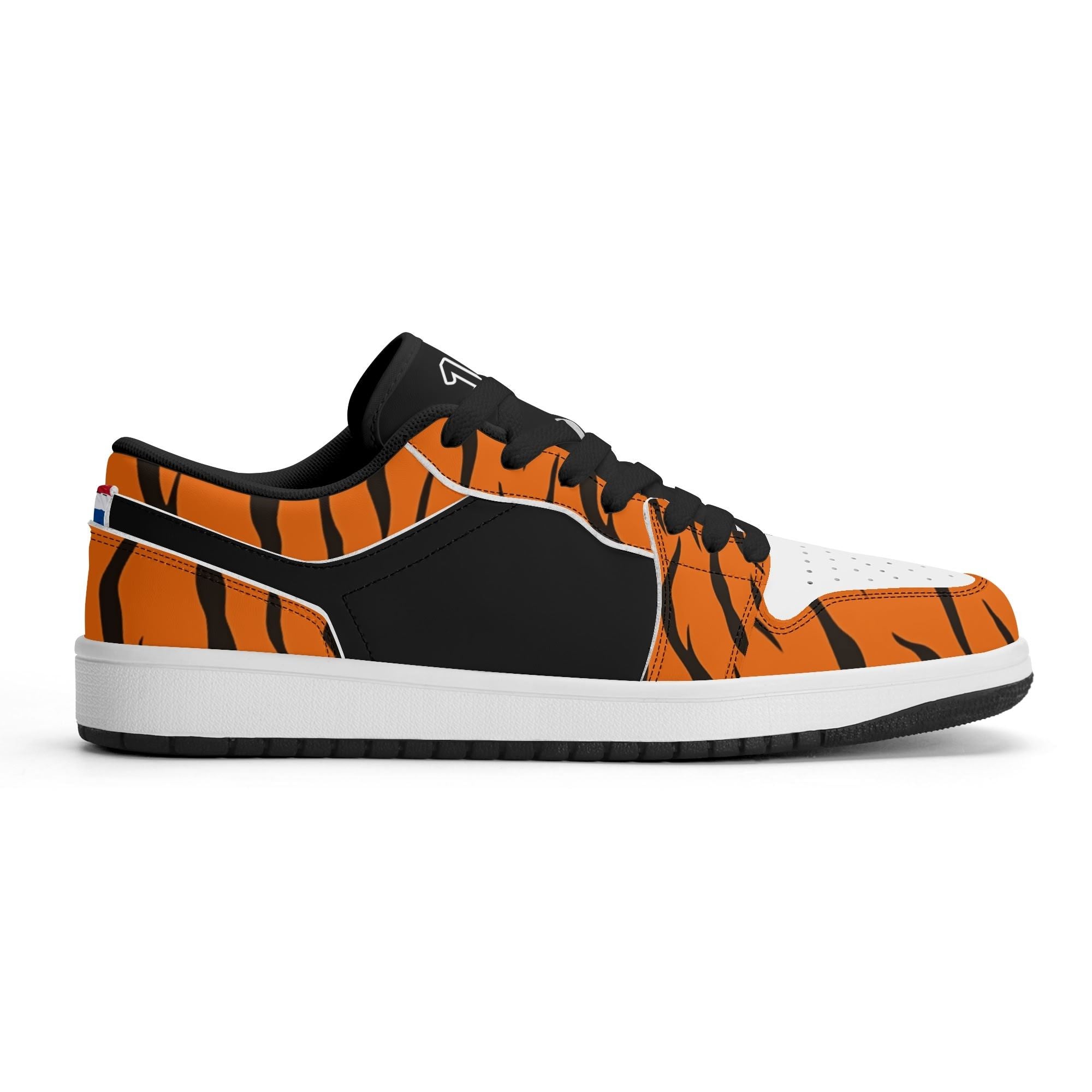 Lion Scratch | Custom Oranje Sneakers